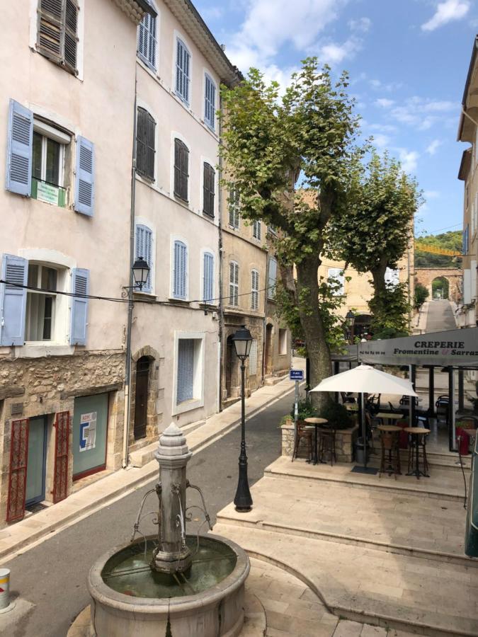 Fontaine Apartman Aups Kültér fotó