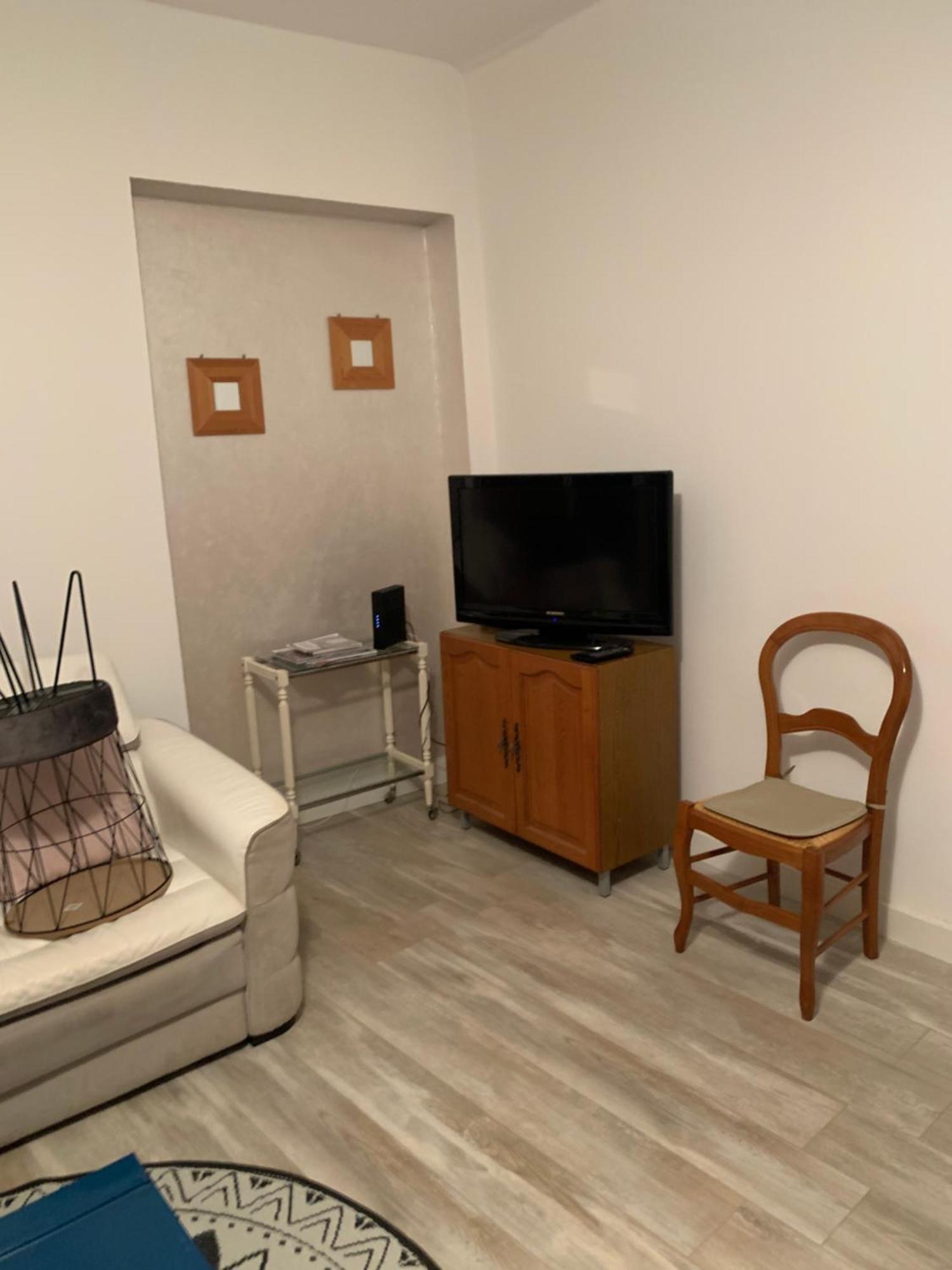 Fontaine Apartman Aups Kültér fotó